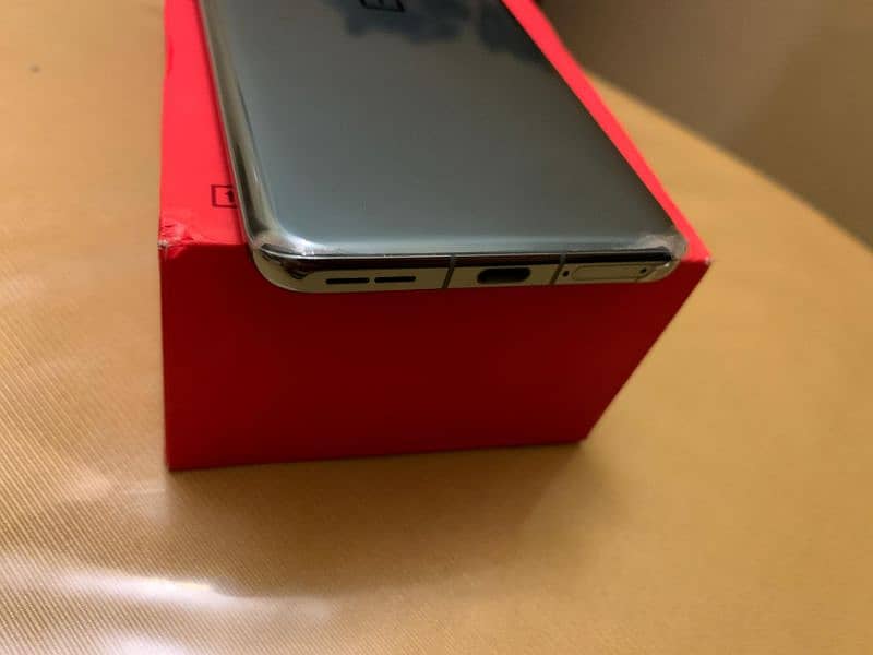 One Plus 11 5G, Mint Condition 16/256 2