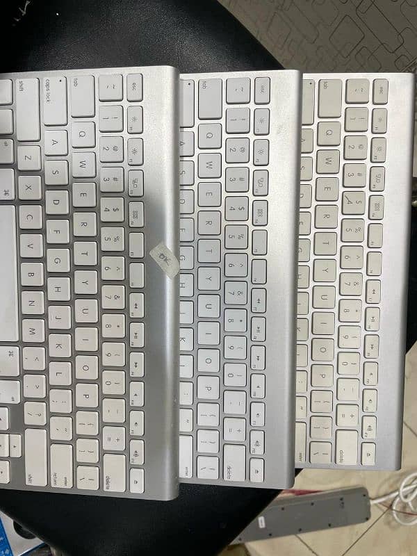 apple magic 1 keyboard 2