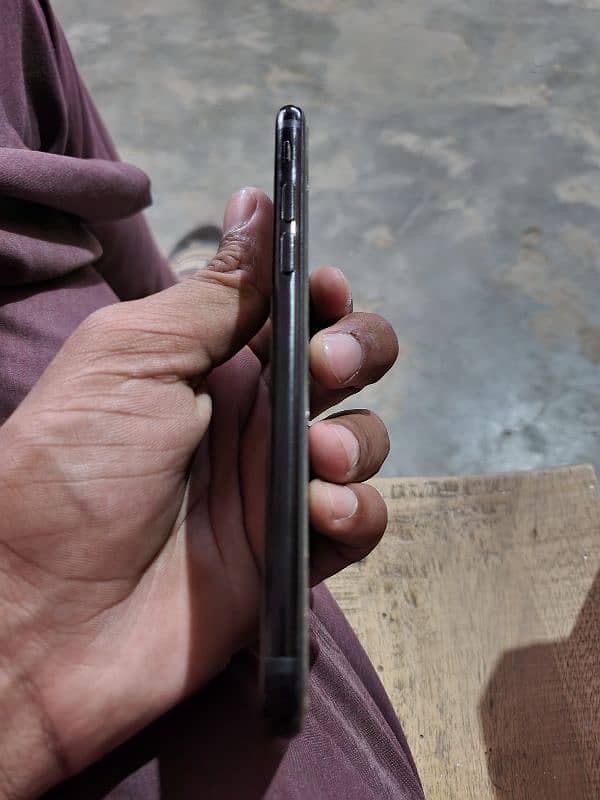 i phone 7 Non pta jv water pack 10 by 10 condition 2