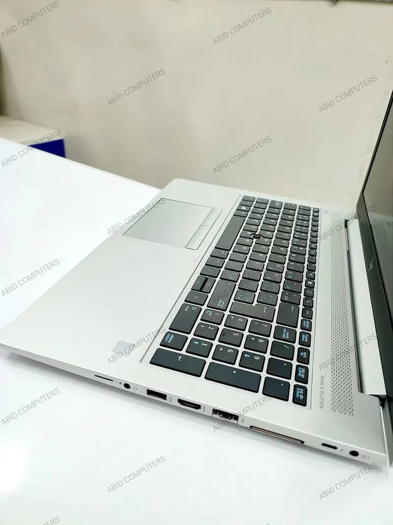 Hp Elitebook G6 840 8th generation i 5 3