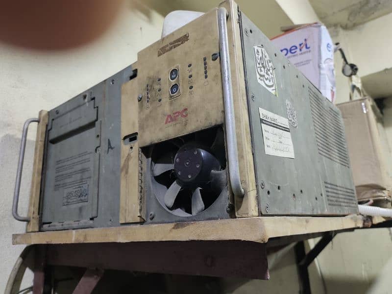 UPS  APC 1