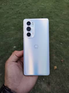 Moto Edge 30 Pro, Snapdragon 8 Gen 1, 144Hz Oled, 8k video, 960fps