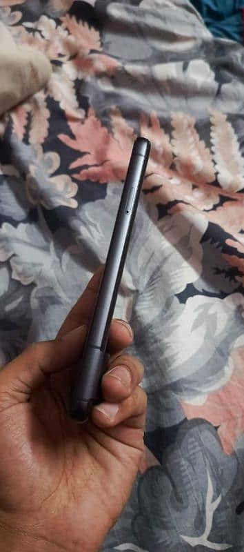 Google Pixel 8 3