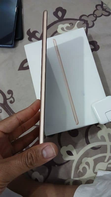 Ipad mini 5 for sale. 10