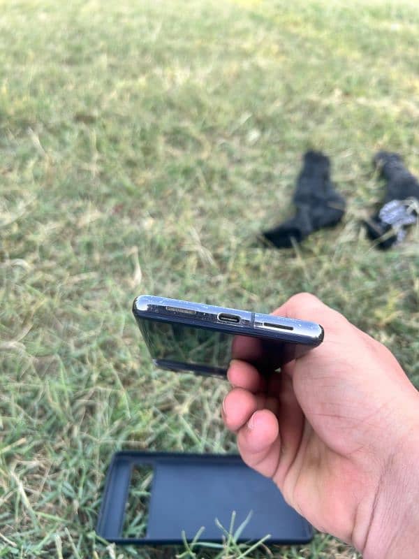 Google Pixel 7 Pro (Pta approved) 4