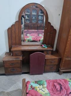 dressing table