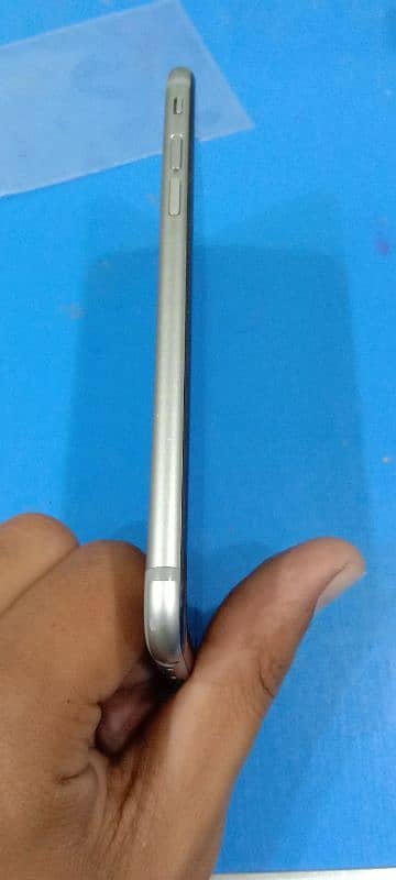 iPhone 6 in lush Condition 2