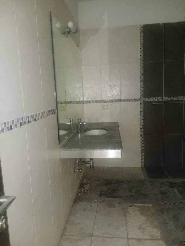 1 Kanal Full House Is Available For Rent In Dha Phase 5 Near Wateen Chowk 0