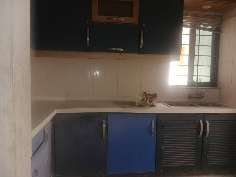 1 Kanal Full House Is Available For Rent In Dha Phase 5 Near Wateen Chowk 32