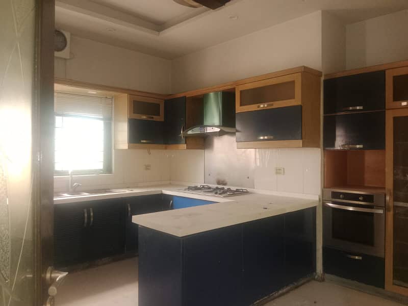 1 Kanal Full House Is Available For Rent In Dha Phase 5 Near Wateen Chowk 36
