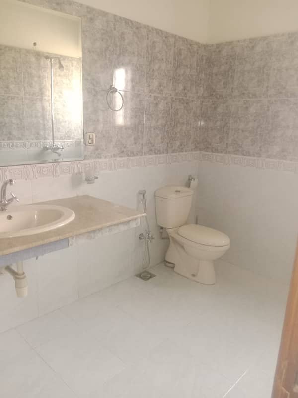 1 Kanal Full House Is Available For Rent In Dha Phase 5 Near Wateen Chowk 41