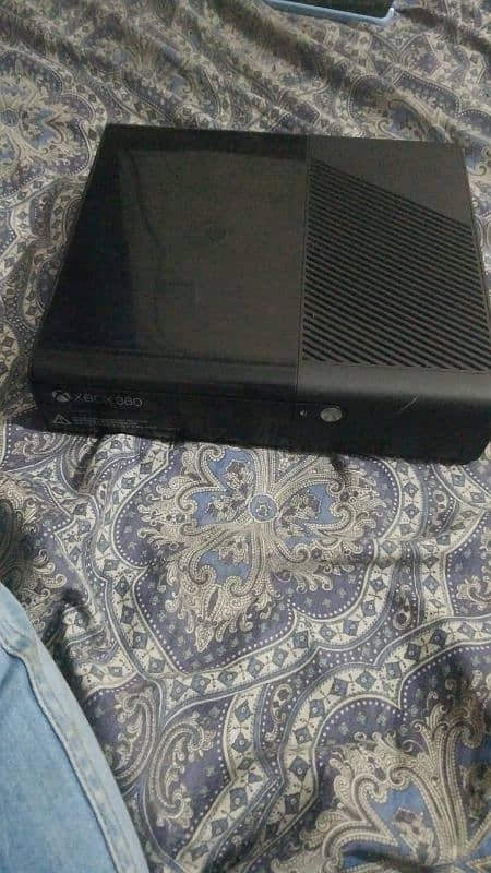 Xbox 360 with original controller jail breaked 0