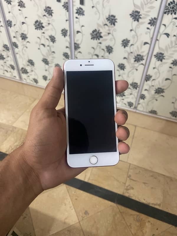 I phone 7 red colour 128 gb 1