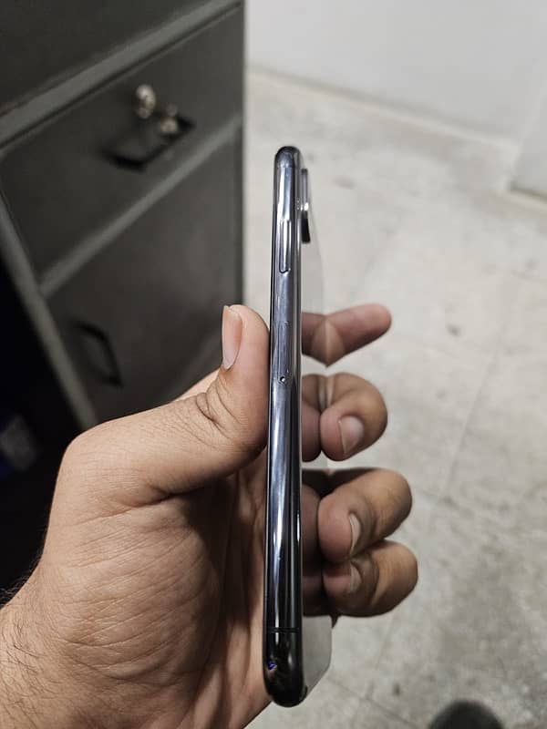 iphone xs pta approved dual sim 2