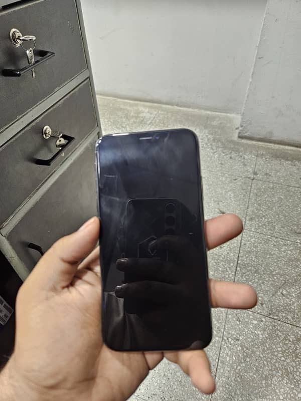 iphone xs pta approved dual sim 5