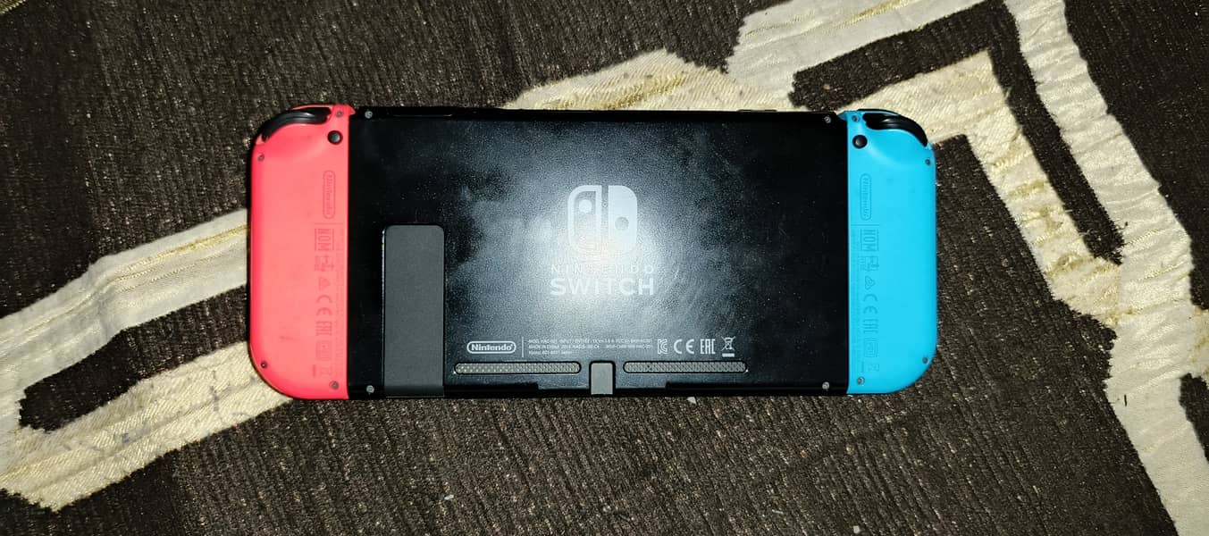 Nintendo switch for sale (with 3 games, bag and other accessories) 4