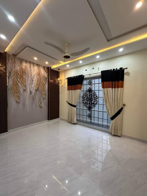 House For Sale 600 Sq Yard West Open In Gulshan Iqbal 0