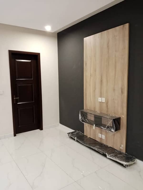 House For Sale 600 Sq Yard West Open In Gulshan Block 6 6