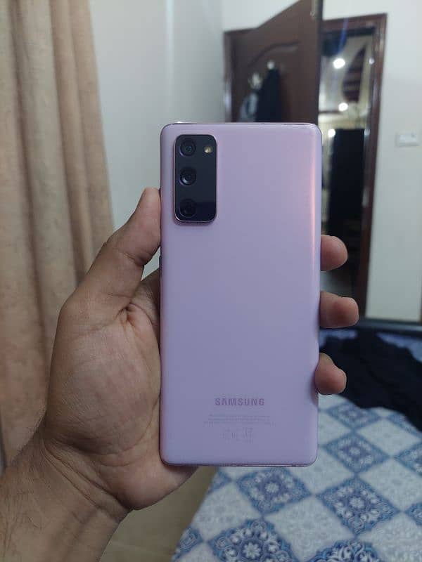 Samsung S20 FE with box non pta 1