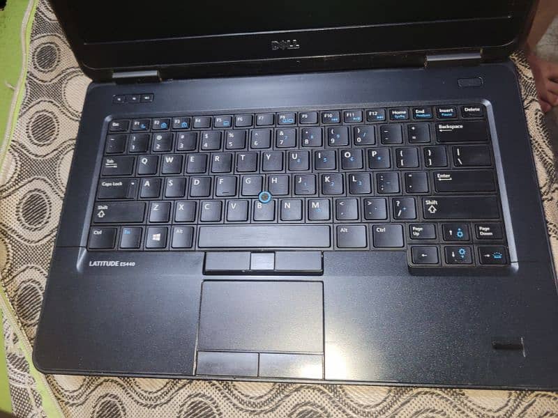 DELL LATITUDE E5440 1