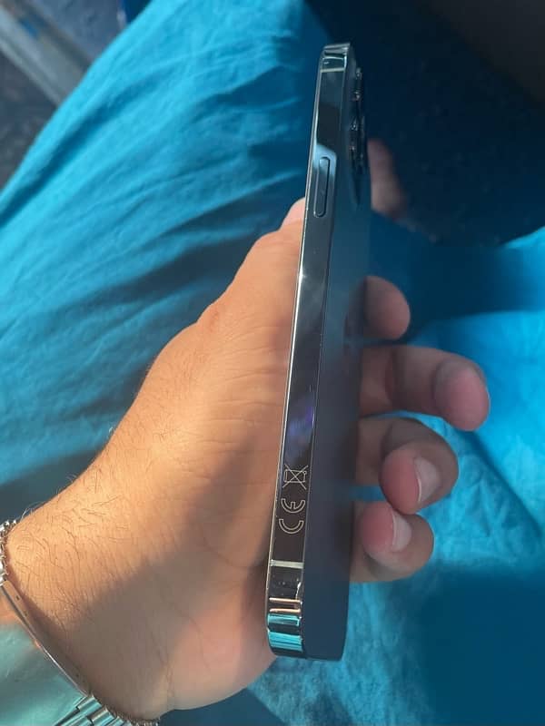 iphone 12 Pro Max 2