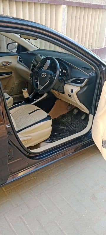 Toyota Yaris ATIV X 1.5 8