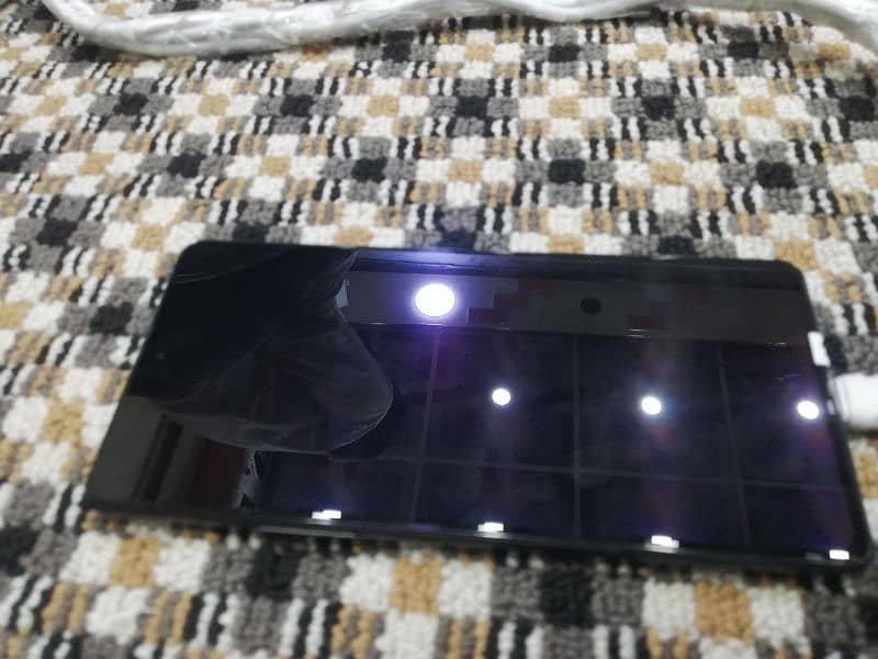 Redmi k40 10by 10 a 12 /256 . dubi stock a 1