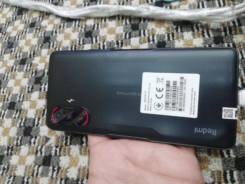 Redmi k40 10by 10 a 12 /256 . dubi stock a 4