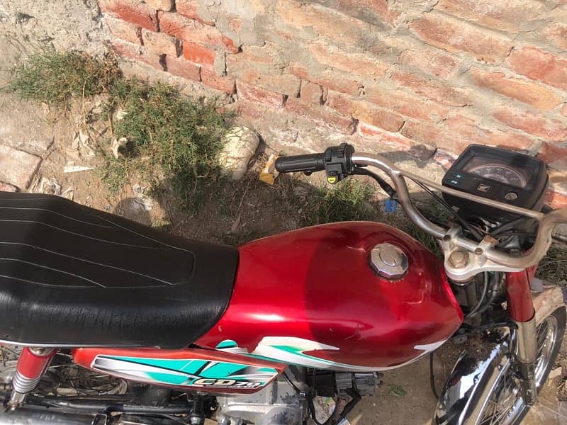 united 70cc red color 4