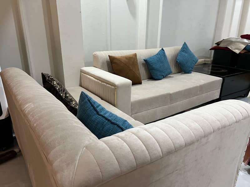 L shaped sofa | 7 seater | Light color 3