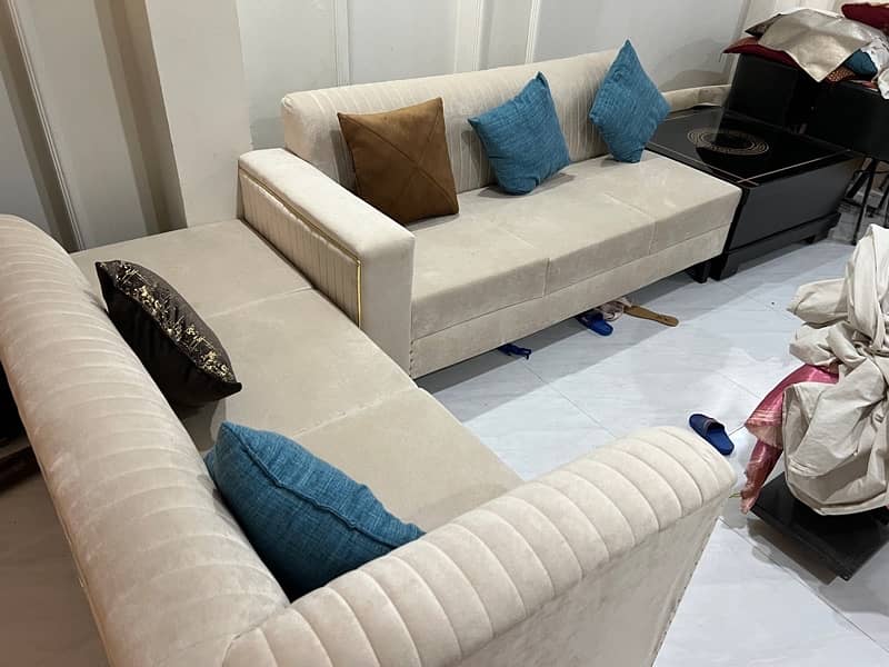 L shaped sofa | 7 seater | Light color 5