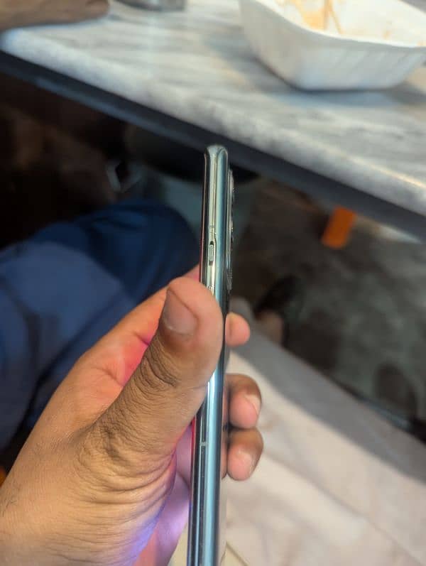 one plus 9 pro 8/256 9/10 condition dual sim 1