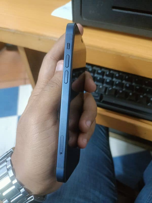 iPhone 12 jv (non active) with 2 brand new back cover 2