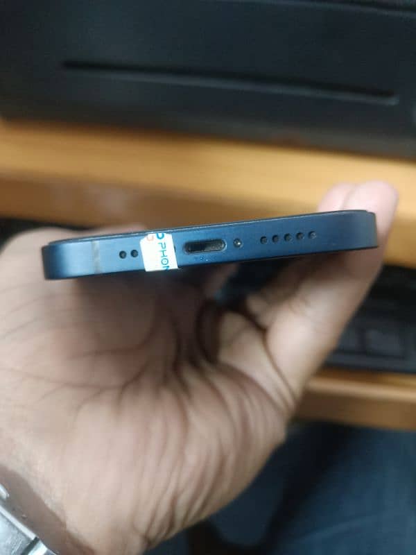 iPhone 12 jv (non active) with 2 brand new back cover 3