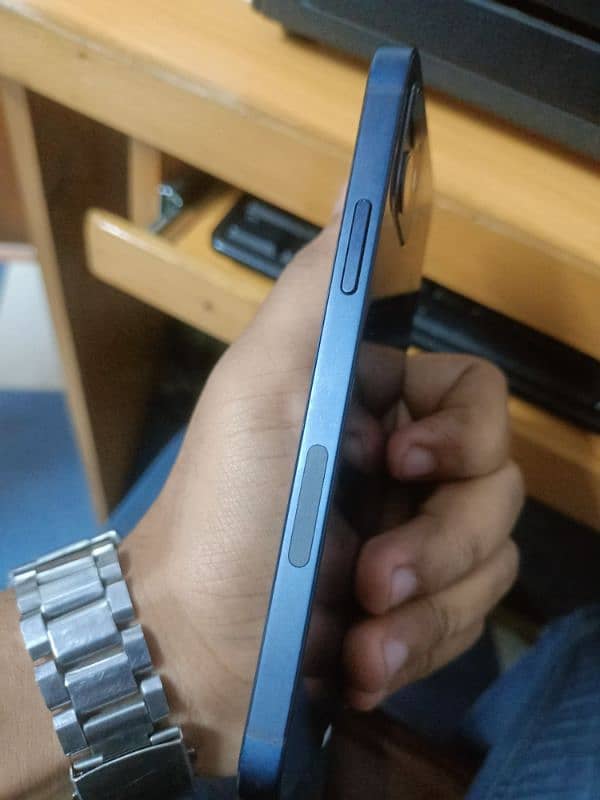 iPhone 12 jv (non active) with 2 brand new back cover 4