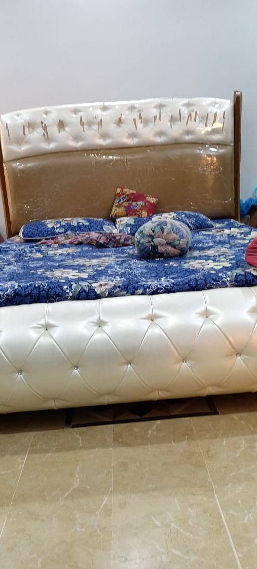 4 pec bedroom set 3