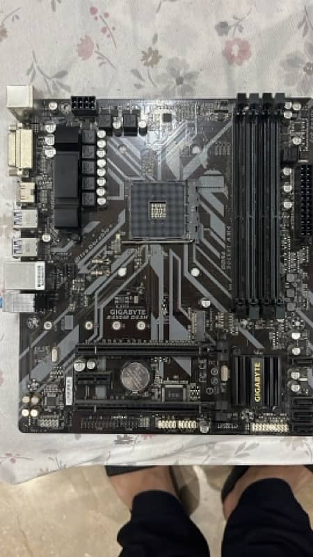 Gigabyte B450M-DS3H with XPG RAM 1