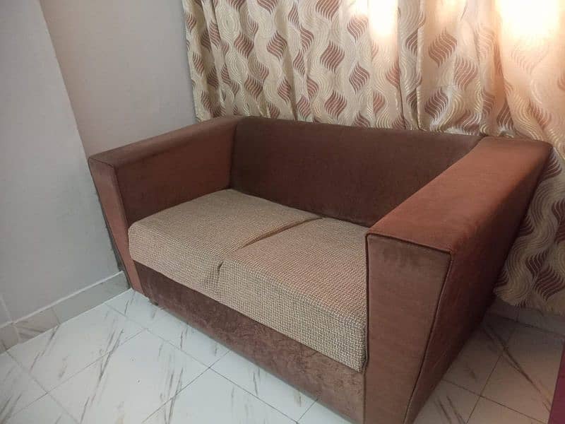 Sofa for sale neat neat and clean 0