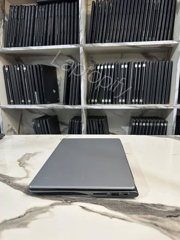 Acer C740 slimmest laptop, 4 GB ram, 128 GB SSD, 5