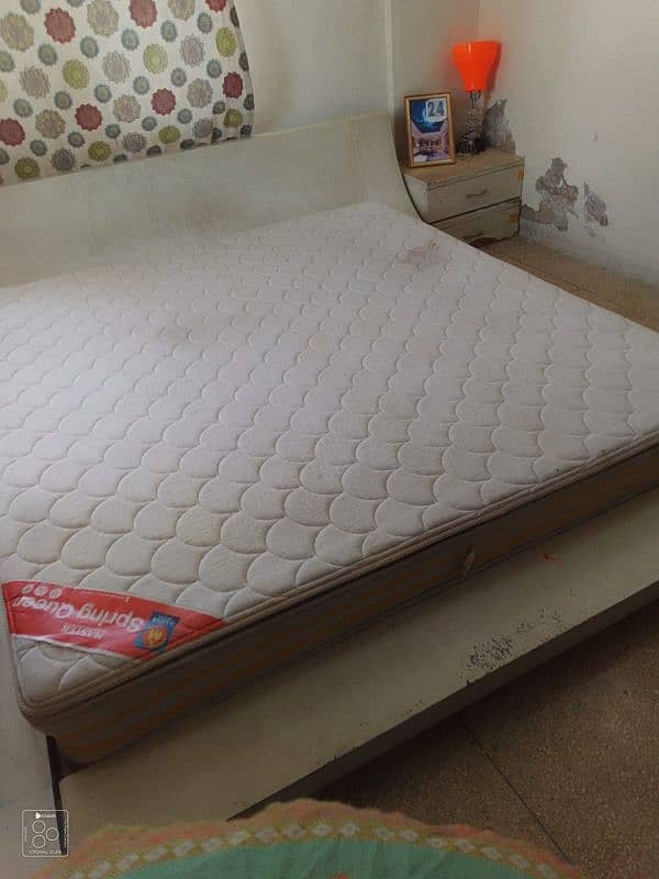 king bed 1