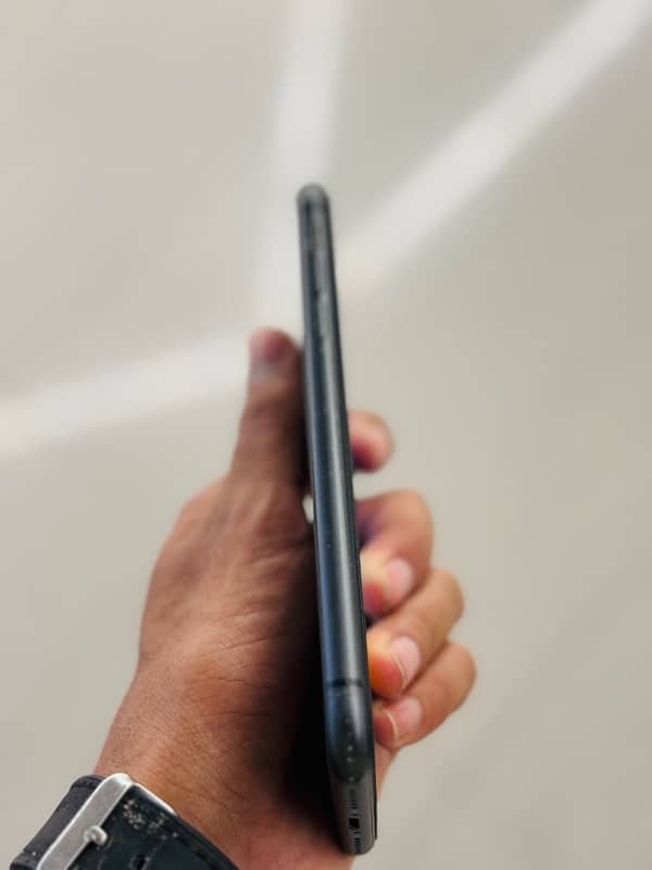 iphone 11 non pta FU eSim time available 77% 5