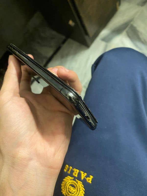 Iphone X PTA approved. screen dead. board ok 1