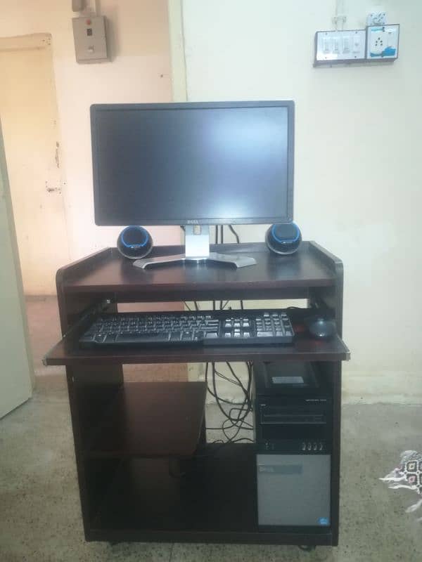 whole computer with trolly for sale 0