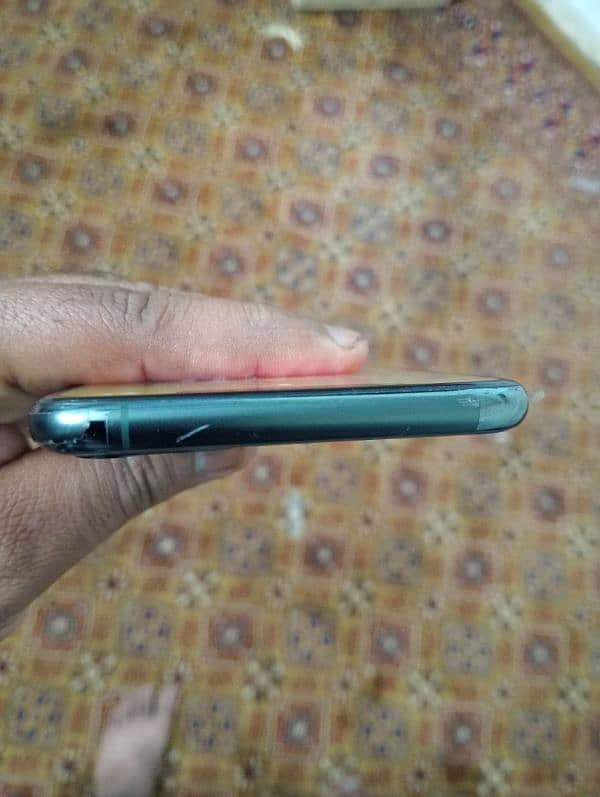 iphone 11 pro max non PTA 6