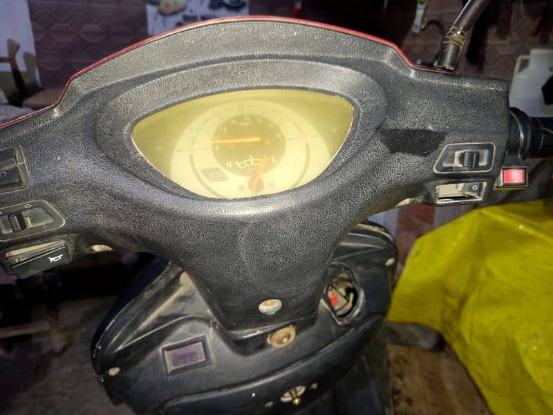 Gallop Sport And Power Scooty Chargeable Bike: 14