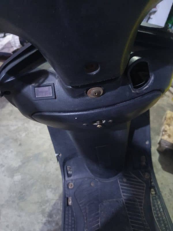 Gallop Sport And Power Scooty Chargeable Bike: 16