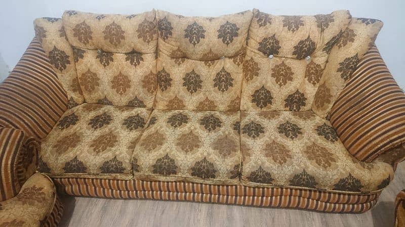 Reselling Sofa set 1