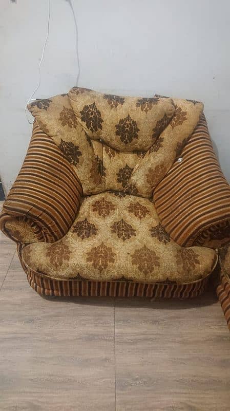 Reselling Sofa set 2