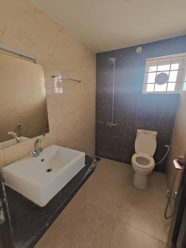 Separate Gate Kanal Upper Portion For Rent 2