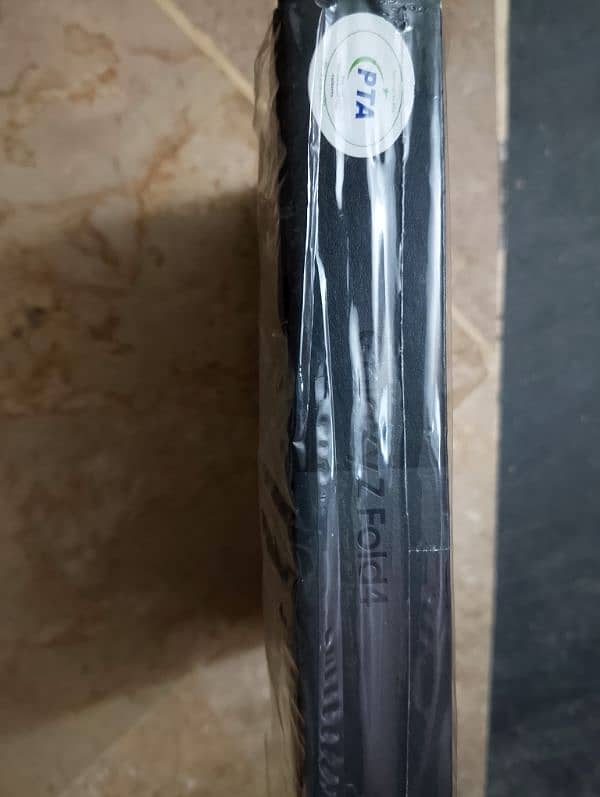Samsung Galaxy Z Fold 4 Slightly Used 2